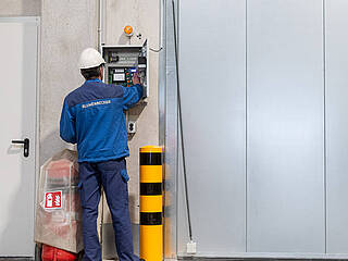 Testing and maintenance of a fire protection door